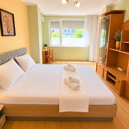 Sunny - Location & Free Parking Apartment Warna